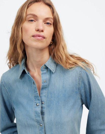 Denim Classic Button-Up Shirt in Altoona Wash
